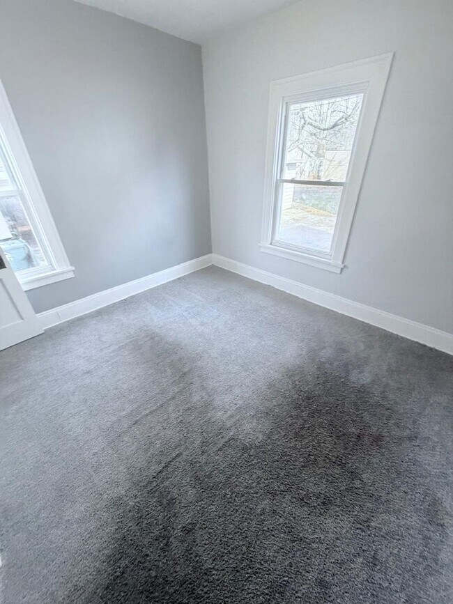 Building Photo - 3341 Desota Ave