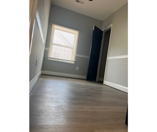 Building Photo - 4108 Groveland Ave