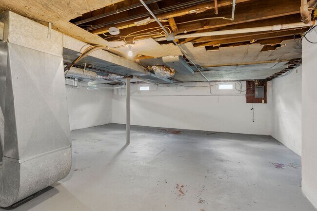 Building Photo - 1008 N Bennett St