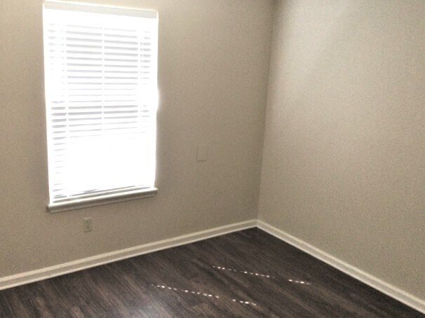 Building Photo - 4491 Cobblefield Cir W