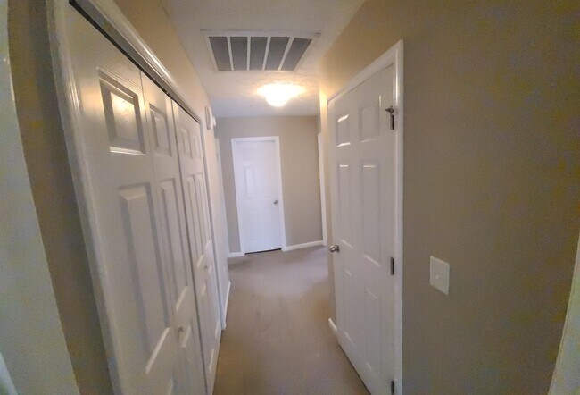 Building Photo - 9016 Scottsdale Ct