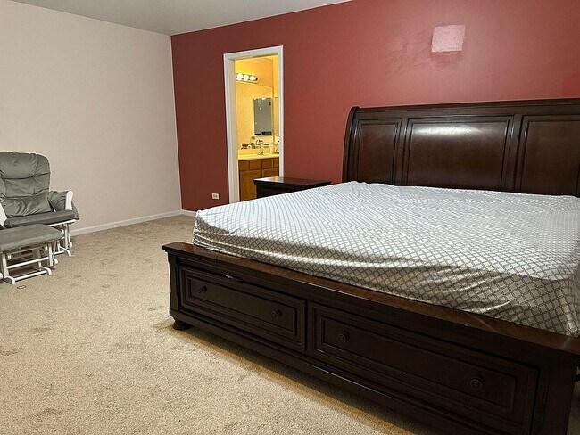 Building Photo - 920 Sweetflower Dr