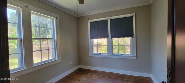 Building Photo - 211 City Park Cir