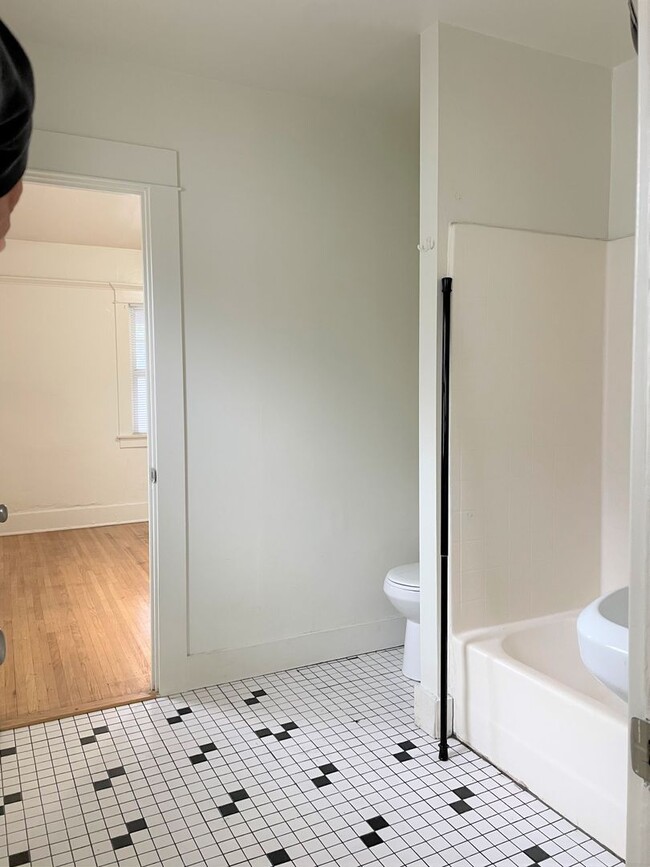 Building Photo - 449