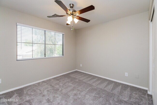 Building Photo - 11221 W Mountain View Dr