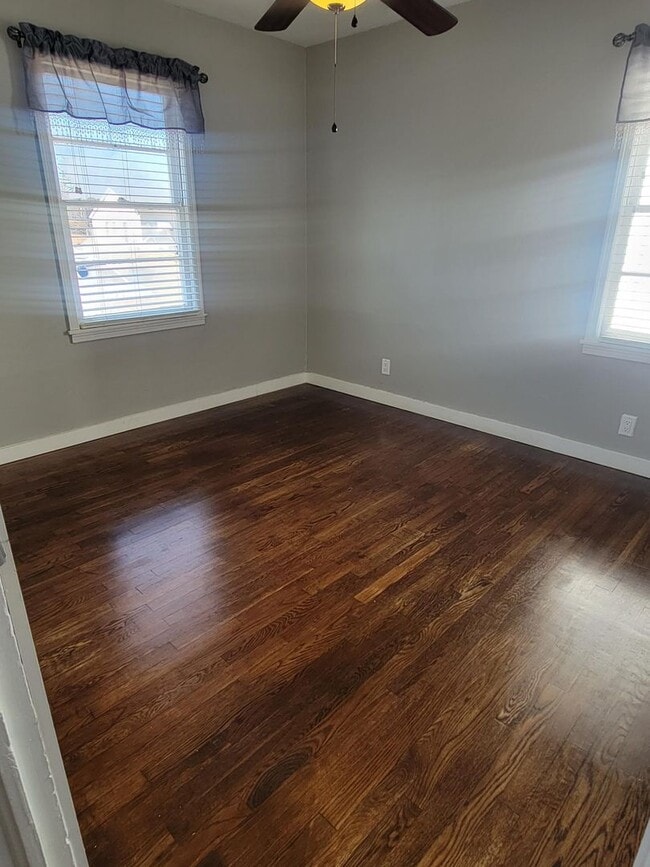 Building Photo - MOVE IN SPECIAL- $300 OFF FIRST MONTH'S RENT