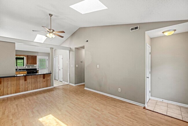 Building Photo - 130-132-132 Pine Crest Dr