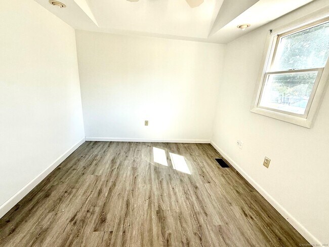 Building Photo - 151 Bailey Ave