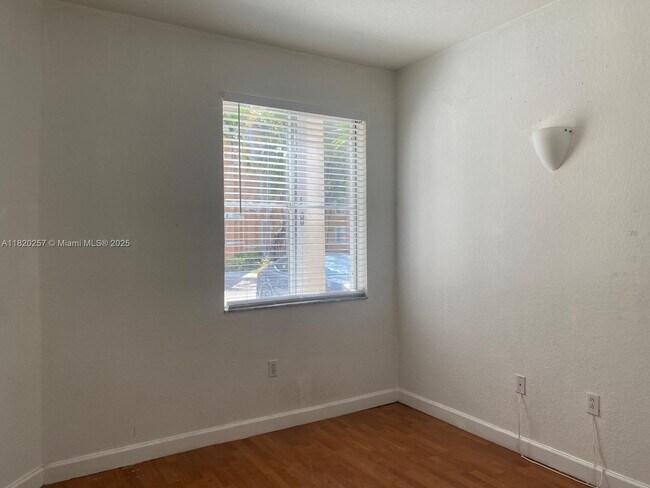 Building Photo - 17630 NW 73rd Ave