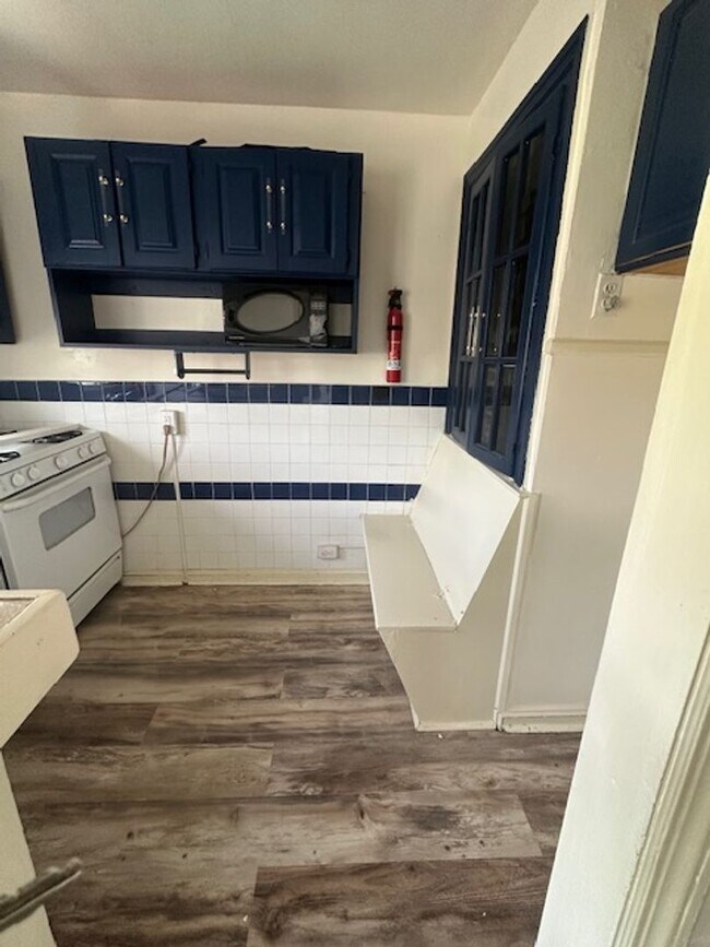 Building Photo - 846 Windermere Ave