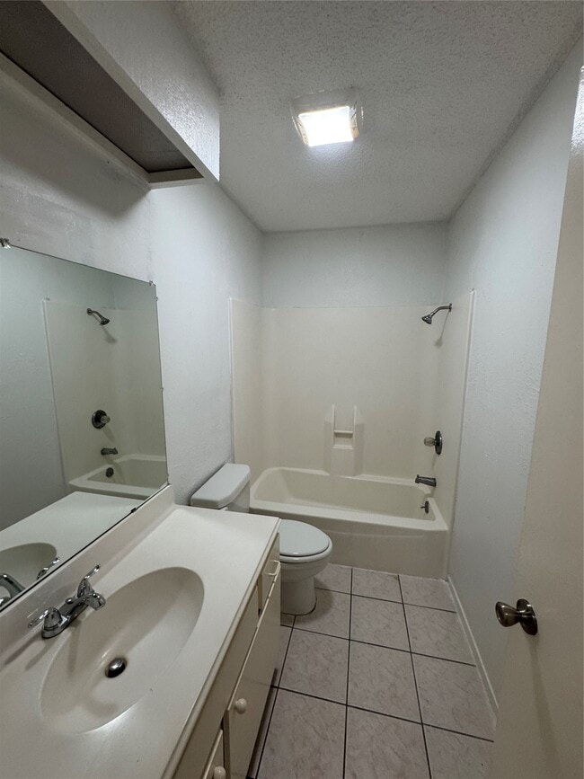 Building Photo - 22823 Deville Dr