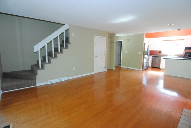 Building Photo - 11 Ventura Cir