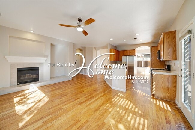 Building Photo - Beautiful Single Story Home In Double Diam...