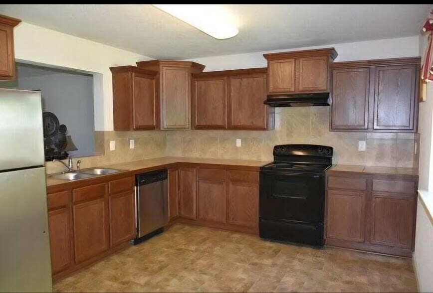 Building Photo - 39090 Prairie North Dr