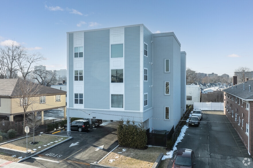 Building Photo - Park Street Apartments