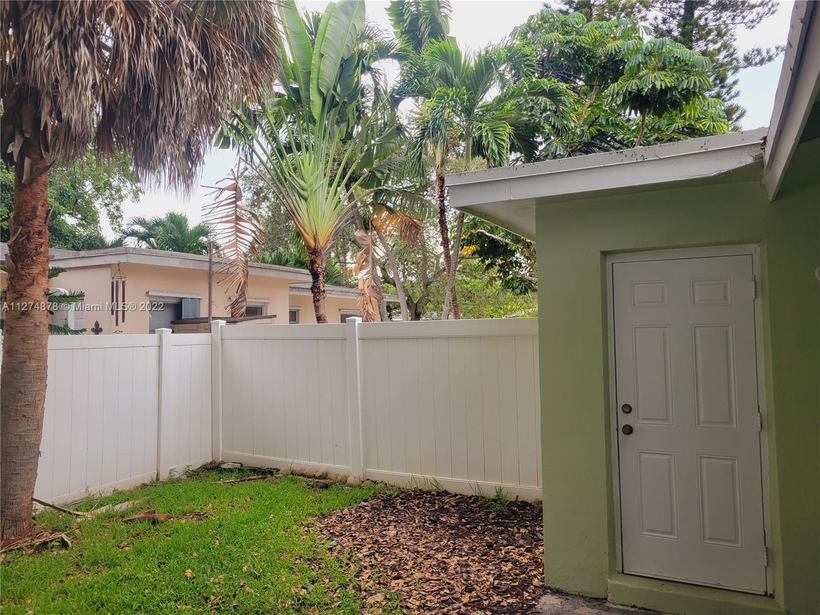 Building Photo - 2504 NW 9th Ln