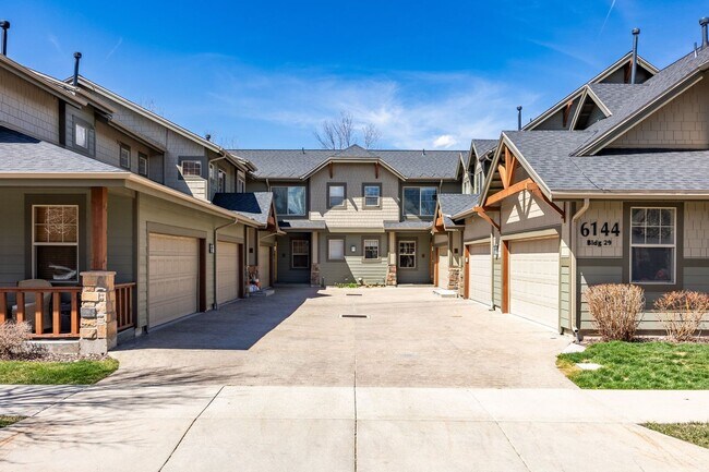 Building Photo - 6144 Fox Point Cir