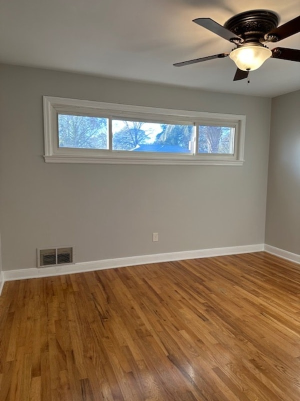 Building Photo - 1212 Deerwood St