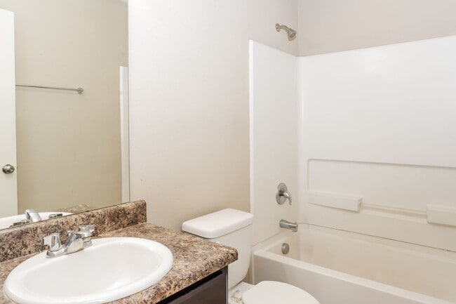 Building Photo - 135 Wethersfield Dr