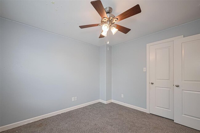 Building Photo - 1730 Macclesby Ln