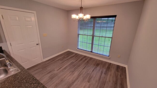 Building Photo - 4 Bed, 2.5 Bath Home Available Now in Riverside Chase