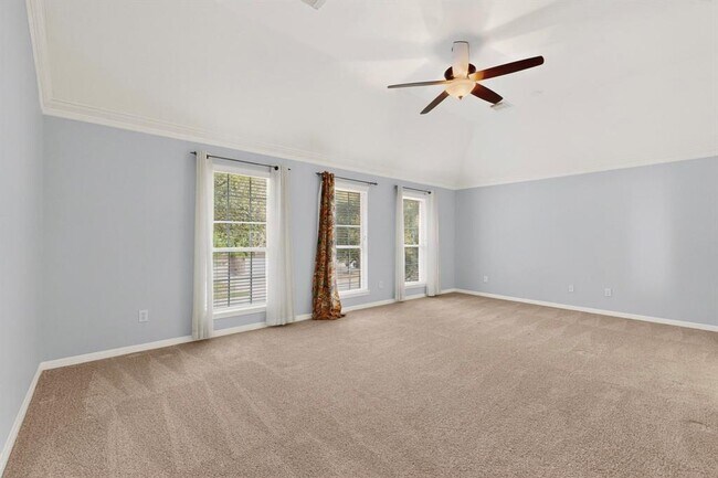 Building Photo - 2643 Henley Dr