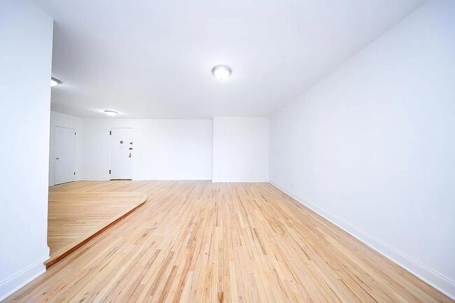 Building Photo - 2900 Ocean Ave