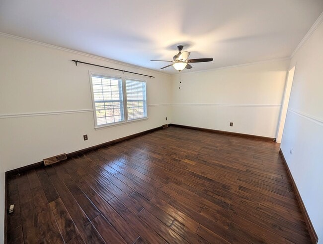 Building Photo - 5281 Barham Rd