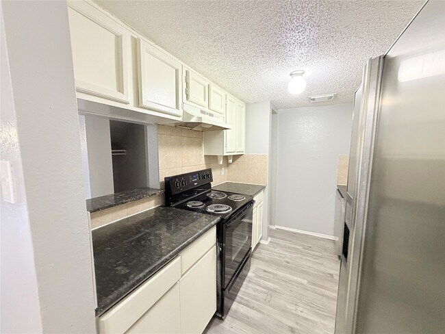 Building Photo - 9461 Pagewood Ln