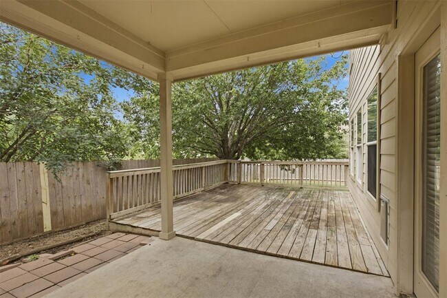 Building Photo - 2302 Brookhollow Terrace
