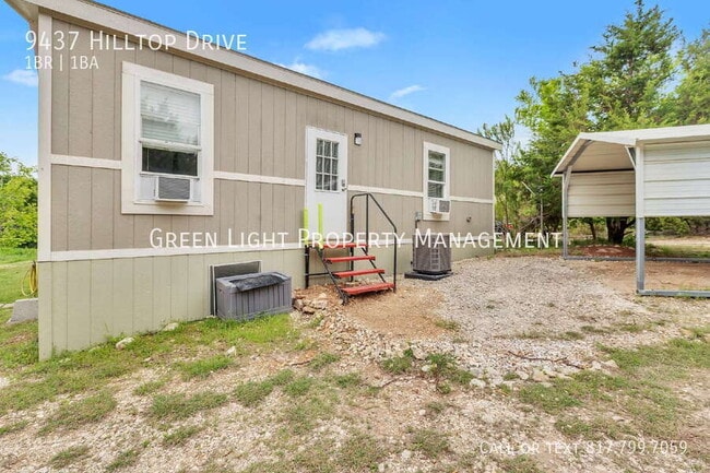 Building Photo - 9437 Hill Top Dr