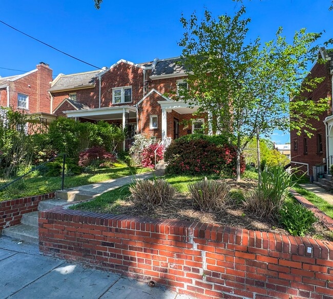 Building Photo - 4419 13th St NE