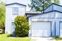 Building Photo - Nice 3 Bedroom 2 Bath Condo on Ironwood Golf Course