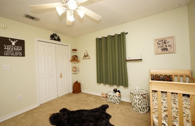 Building Photo - Lovely Cul-De-Sac Home in South Crestview