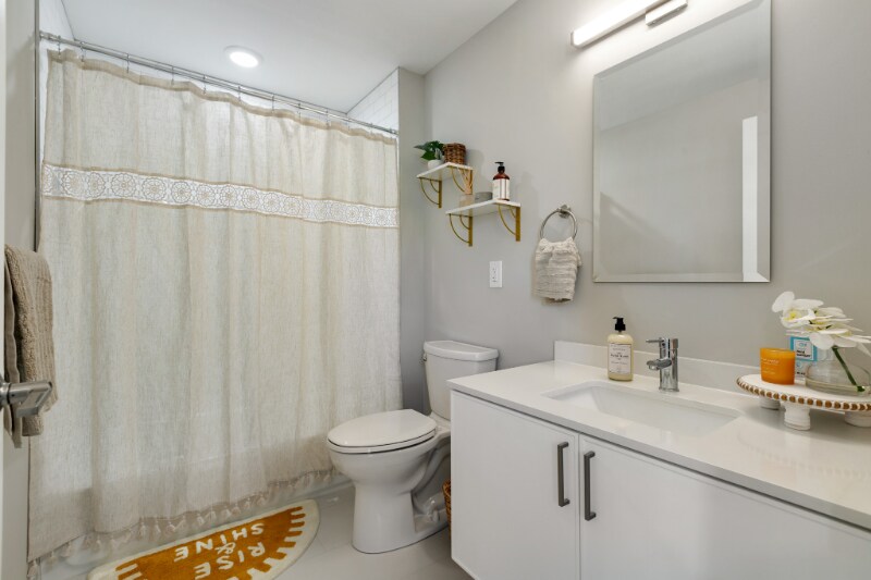 Building Photo - 3915 Ridge Ave