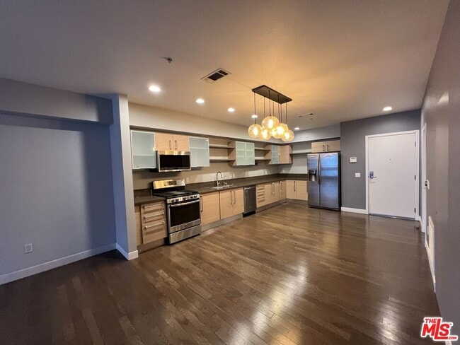 Building Photo - 1234 Wilshire Blvd