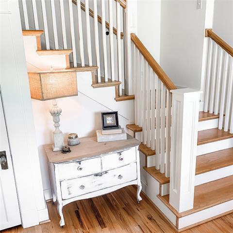 Building Photo - 581 Country Club Rd