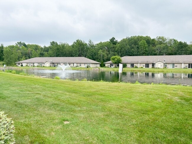 Building Photo - 308-308 Golf View Rd