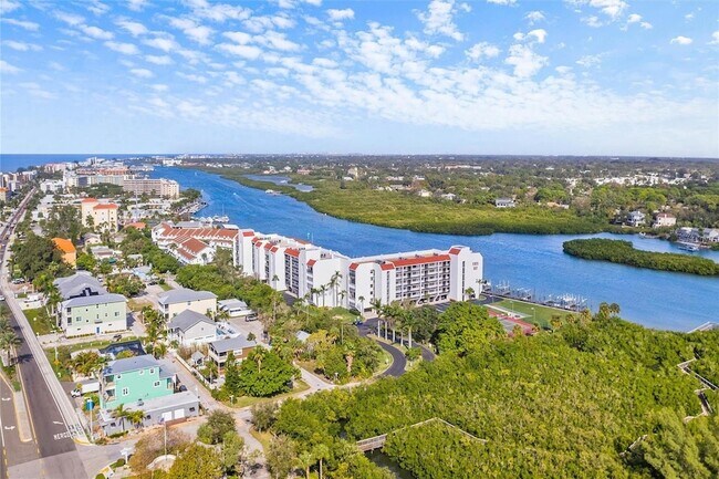 Building Photo - 19111 Vista Bay Dr