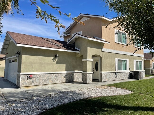 Building Photo - 25432 Park Ave