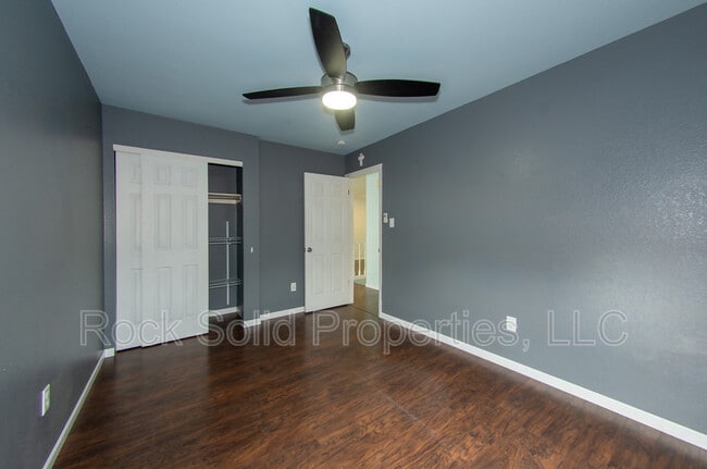 Building Photo - 5027 Green River St