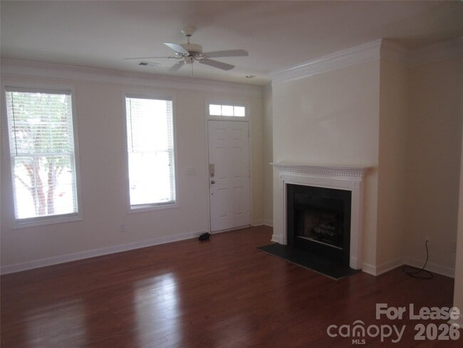 Building Photo - 216 Welton Way