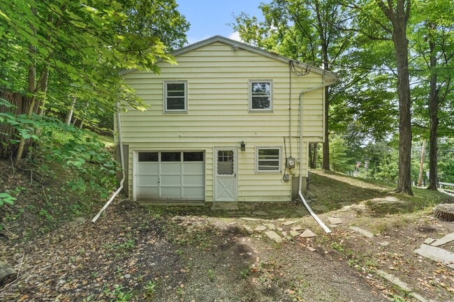 Building Photo - 40 Grand St