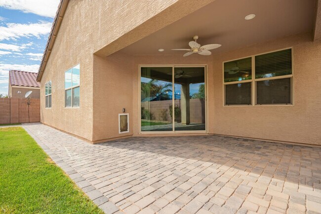 Building Photo - 1035 Carlsbad Dr