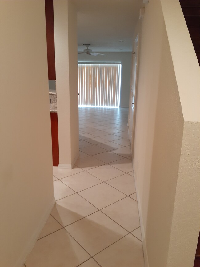 1st floor tiled diagonal - 16159 Sierra Palms Dr