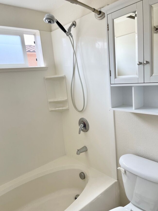 Building Photo - Contemporary Condo in Mission Valley