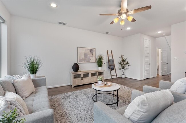 Building Photo - 2437 Burberry Ln