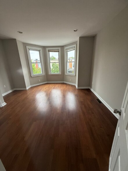 Building Photo - 344 Ilchester Ave