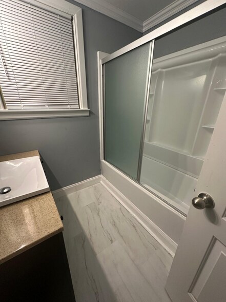 Building Photo - 288 Lawndale Dr