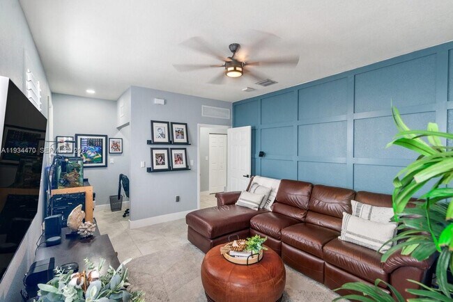 Building Photo - 2417 NE 2nd Dr